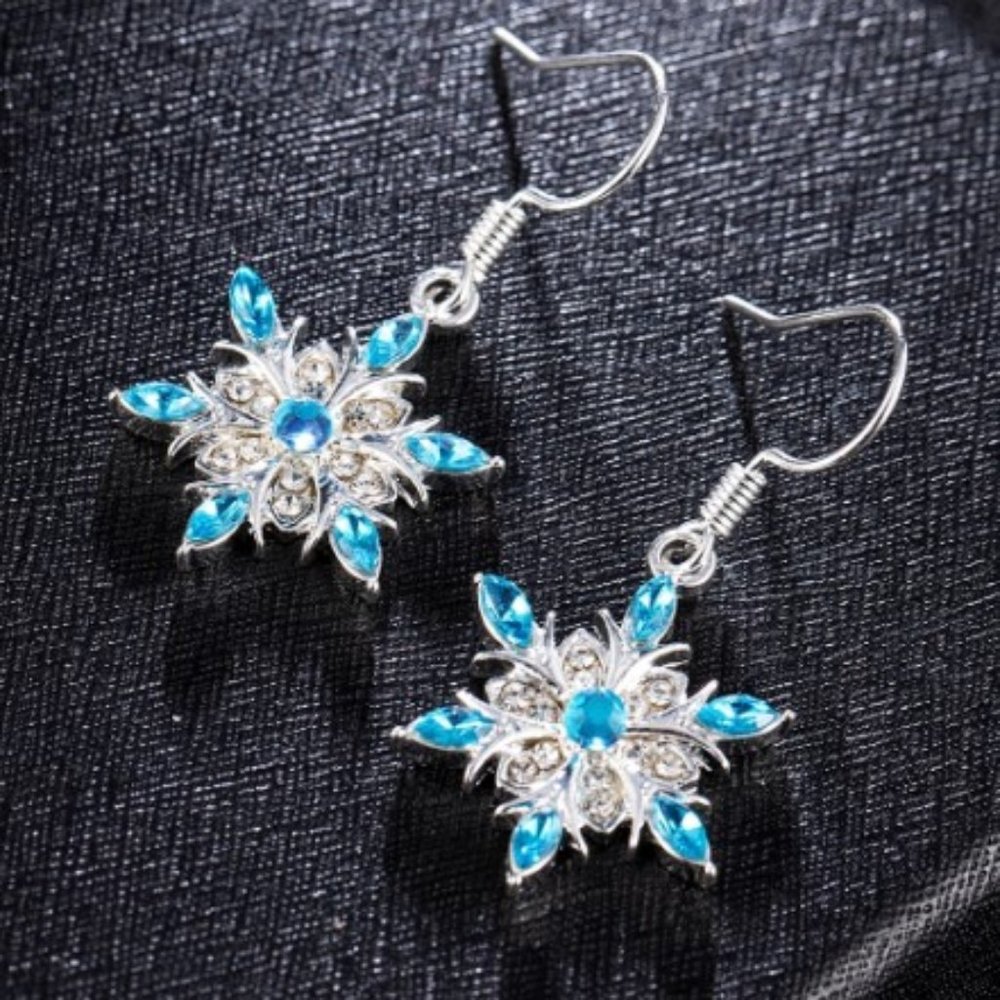 .926 Crystal Snowflake Earrings - Picture 4 of 5